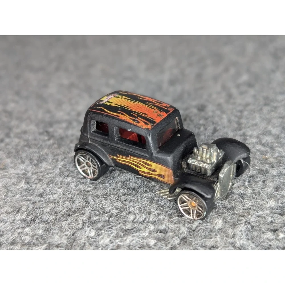 Vintage 1968 Mattel Hot Wheels '32 Ford Vicky Black With Flame Paint Job READ‎
